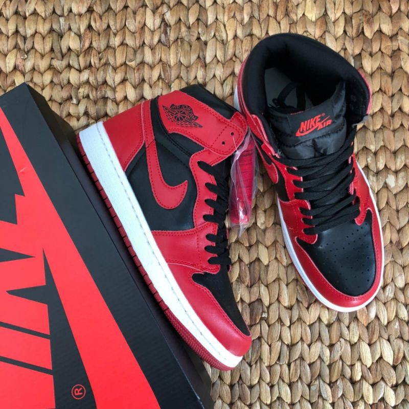 digerir Inútil Persona australiana Nike Air Jordan 1 Retro Mid 85 Varsity rojo negro perfecto pares | Shopee  México