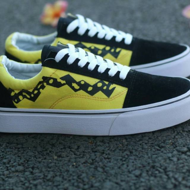 vans amarillos con negro