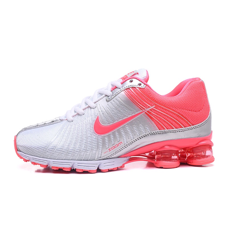 Кроссовки для спортзала. Кроссовки Nike Air Shox Ultra 2019. Nike Shox Zoom Air. Женские кроссовки 2021 Nike Flyware. Nike Shoes women 2018.