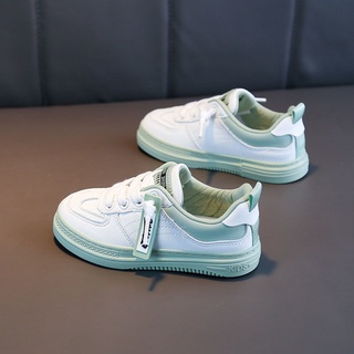 Zapatillas de punto a mano en zapatillas de color verde azulado y tablero de ajedrez blanco Zapatos Zapatos para niño Pantuflas 