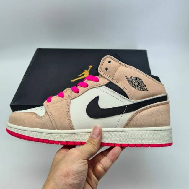 jordan 1 crimson tint mexico