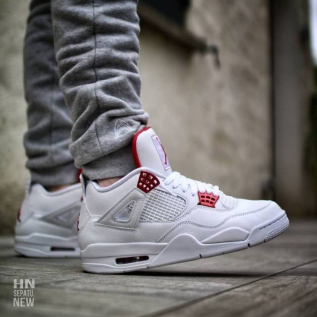 Jordan 4 blanco online con gris