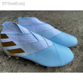 nemeziz blancas y azules