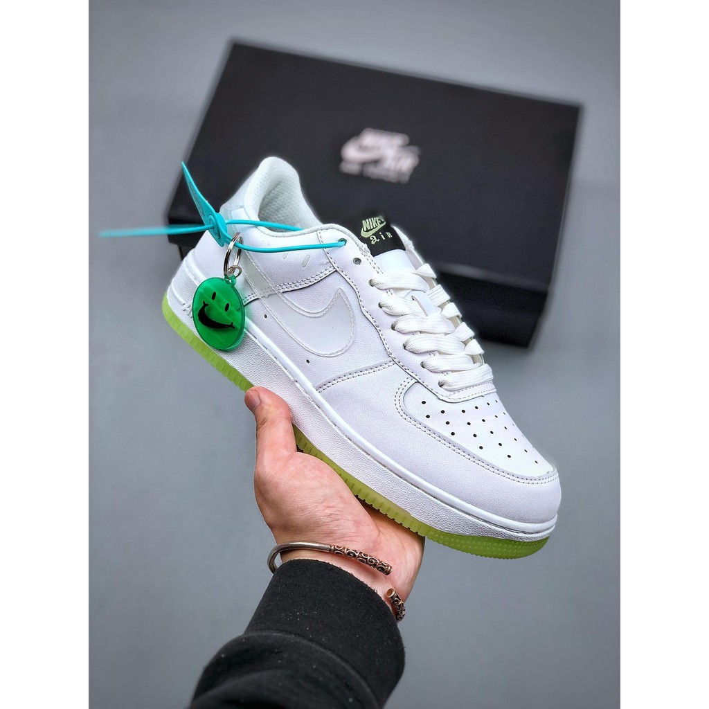 Con caja correctas suelas luminosas Nike Air Force 1 Low Con caja correctas suelas luminosas Nike Air Force 1 Low