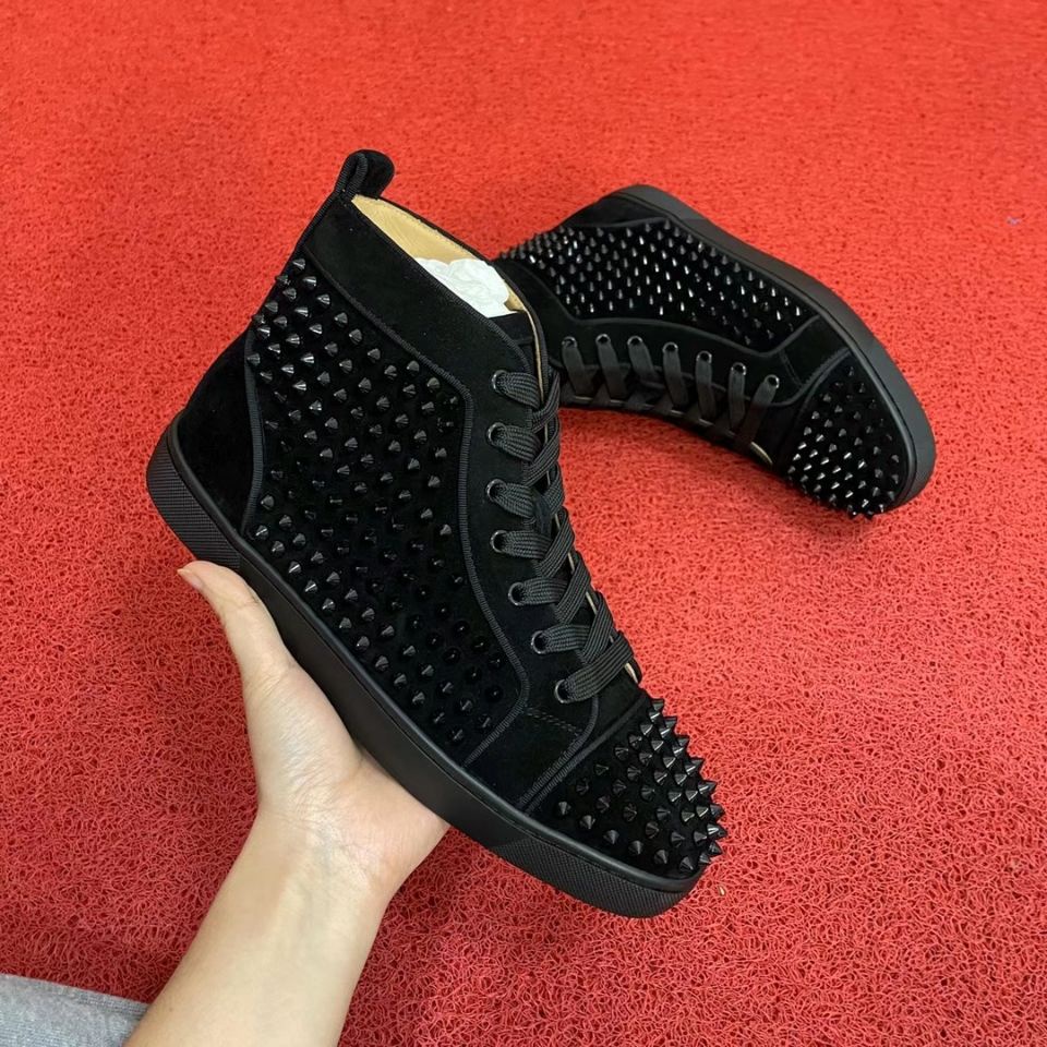 Zapatillas Negras Que Marca De Zapatos Tiene La Suela Roja