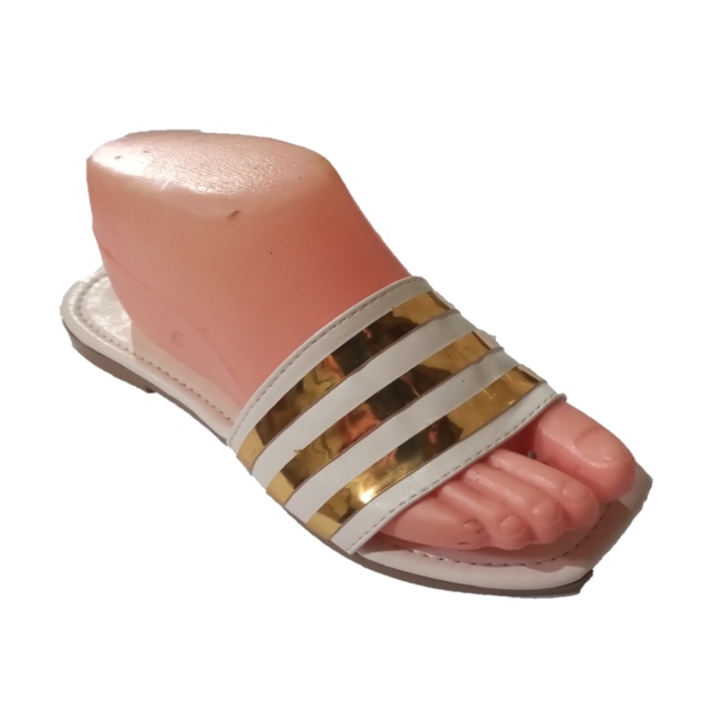 mujer de meter comodos punta cuadrada 