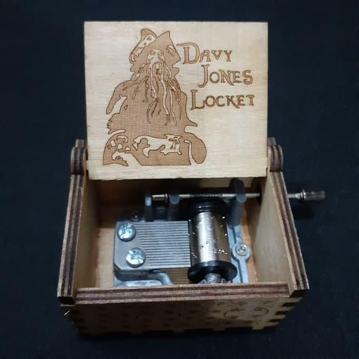 Cuzit Jack Sparrow Caja de música de madera colorida de la manivela de la mano Piratas del Caribe Color Caja Musical Davy Jones Locket tema de madera caja de música 