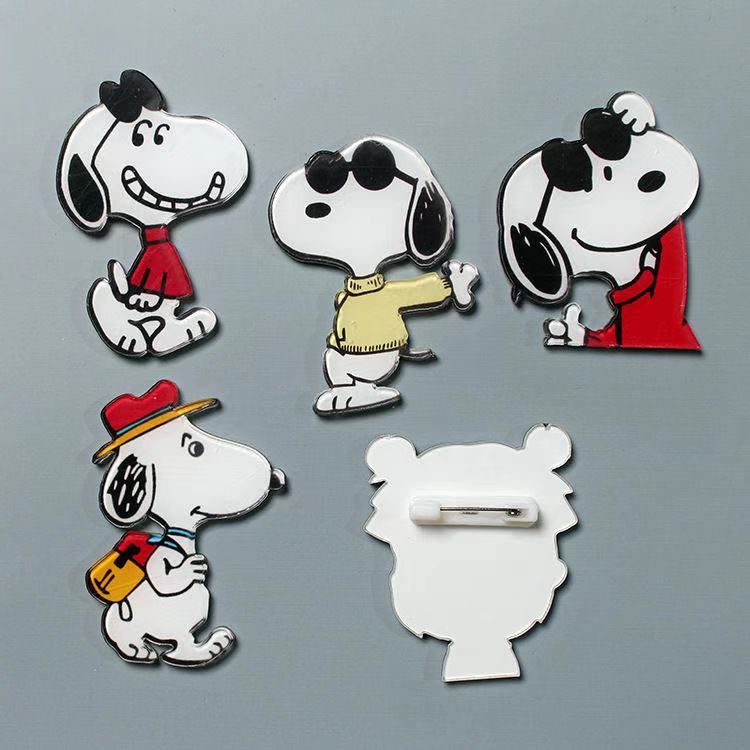 Snoopy Broche Acrílico Lindo De Dibujos Animados Insignia Pin | Shopee  México