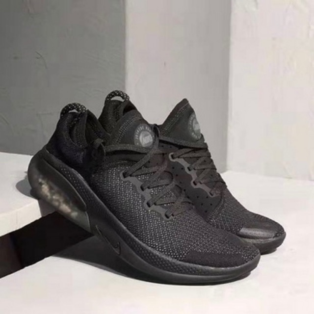 nike joyride triple black
