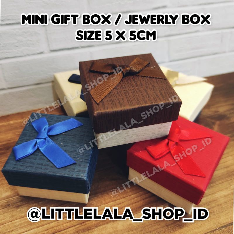 6 Cajas de regalo de joyería 7,5 x 7,5 x 4,2 centímetros Caja de regalo pequeña con lazos Cajas de regalo de joyería Rectangular Caja de regalo de cartón elegante con inserto de espuma embalaje