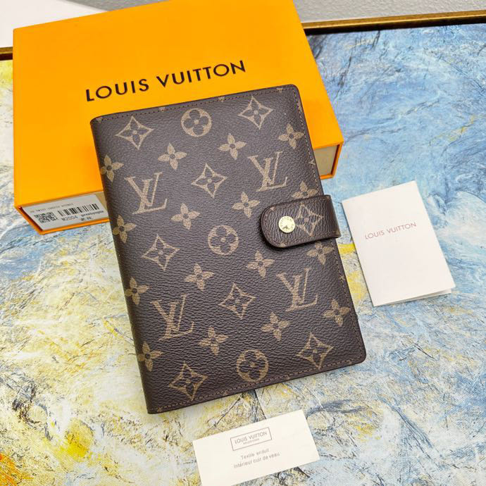 Tarjetero - Louis Vuitton® en 2023  Monederos louis vuitton, Monedero de  tarjetas, Louis vuitton