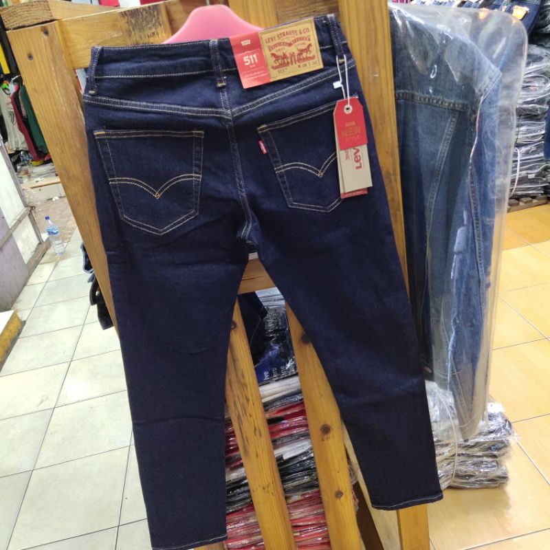 bodega de pantalones levi's