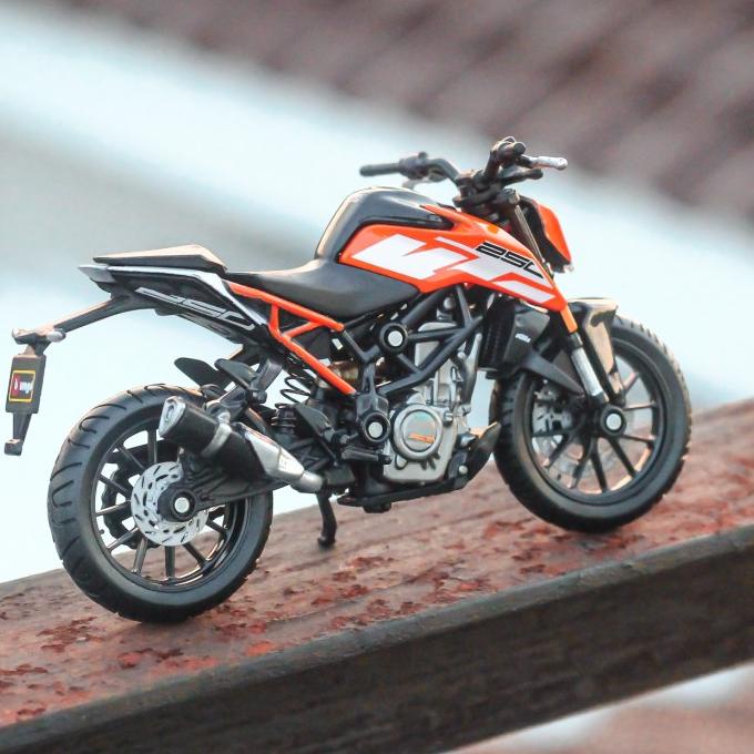 KTM-1 KTM DUKE125 DUKE200 DUKE250 DUKE390 DUKE640 DUKE790 DUKE990 DUKE1290  シール ステッカー タンクパット タンクプロテクター 汎用 2022モデル タンクプロテクター