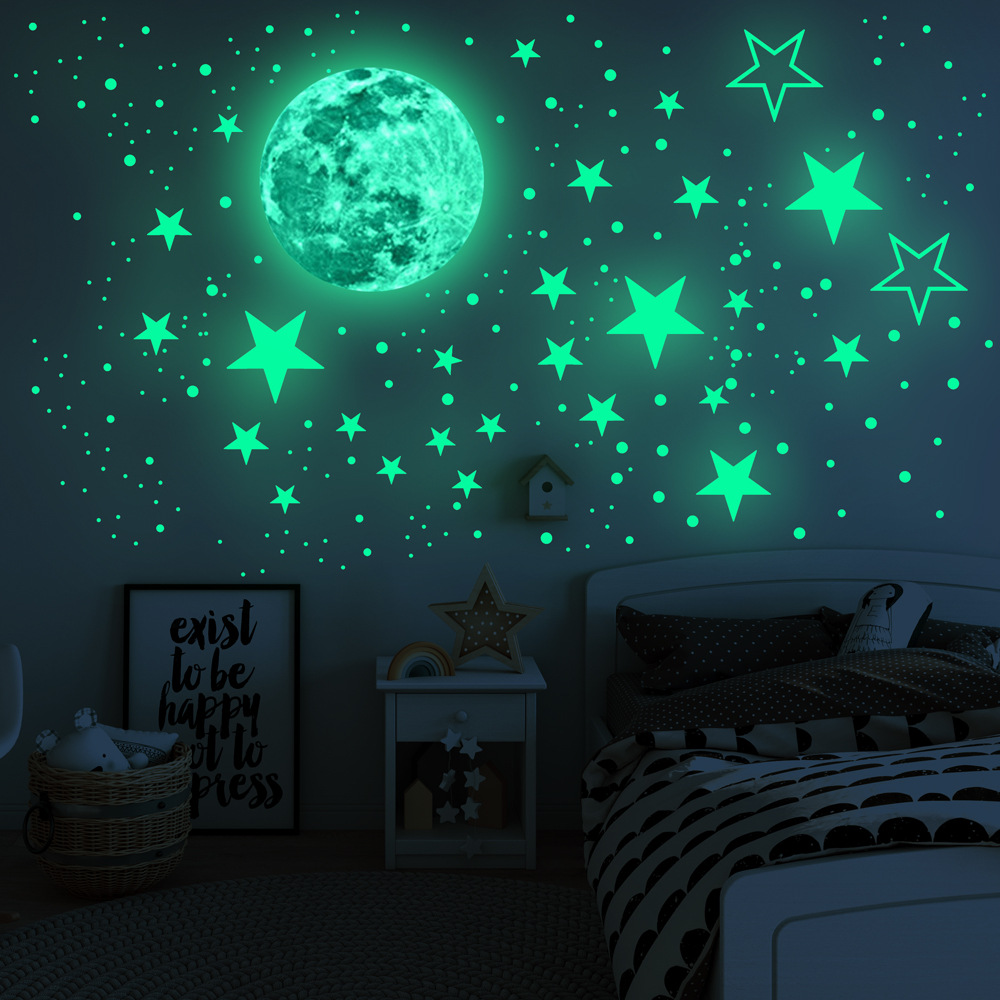 99 Estrellas Fluorescente Pegatinas de Plástico de Pared Decoración de Pared para la Habitación de los Niños Kesote 100 Piezas Luminoso Pegatinas de Pared 1 Luna 