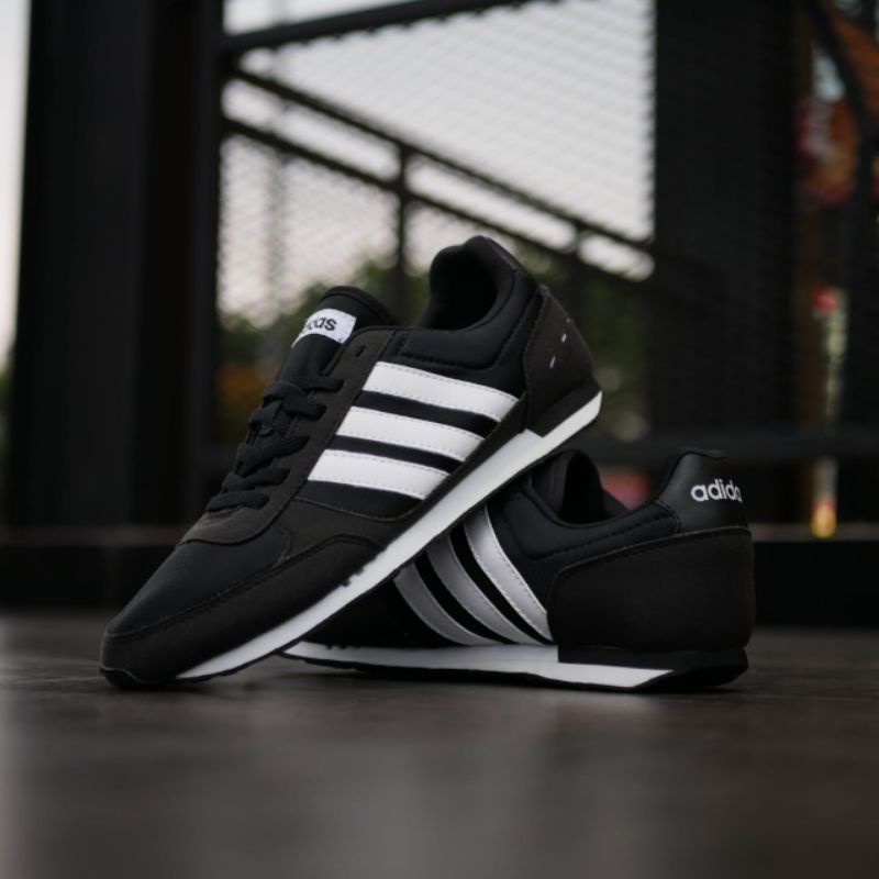 Restaurar sin embargo ven Adidas NEO CITY RACER negro blanco zapatos originales | Shopee México