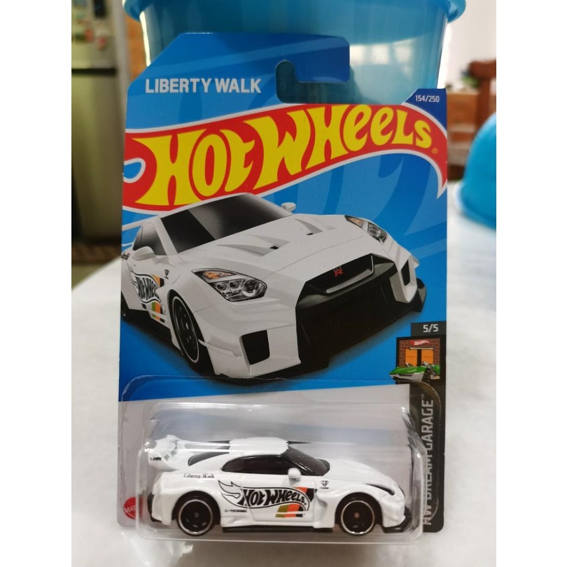 Hot Wheels Lb Silhouette Works Gt Nissan Gt Rr Ver Blanco