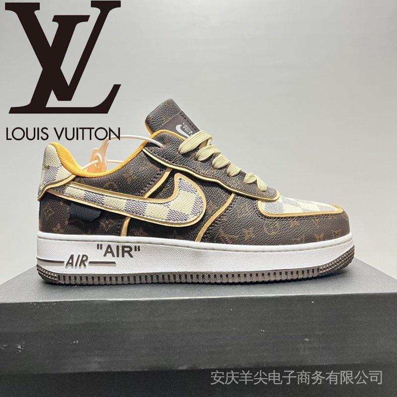 Par de zapatos Louis Vuitton collab con NikeAirforce. Mo…